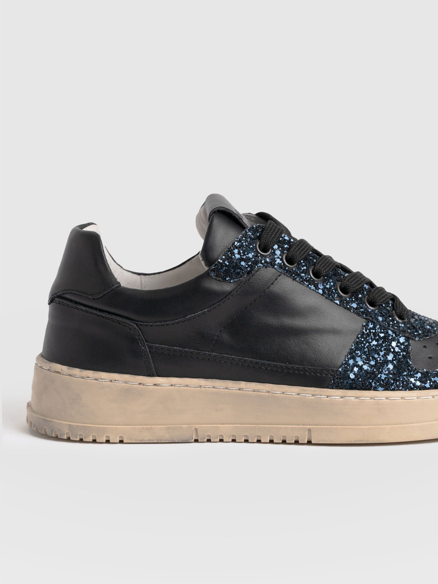 Onyx Trainer - Black/Navy - Women's Shoes | Saint + Sofia? EU